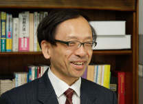 ビジネス科学研究科教授 企業法学専攻長/ 企業科学専攻企業法コース長 弥永 真生氏